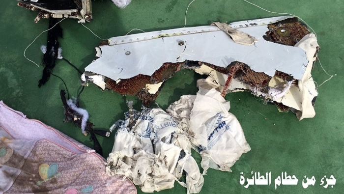 تسجيل قمرة القيادة للطائرة المصرية المنكوبة يشير إلى اندلاع 