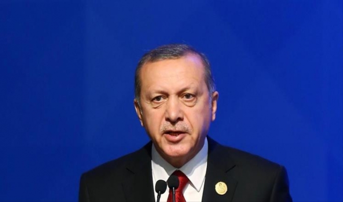 مروحيات قصفت فندقا