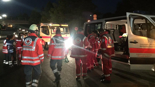 المانيا: رجل يهاجم ركاب قطار بفأس ويصيب عدة أشخاص بجروح
