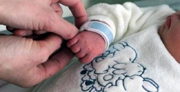 بيت لحم: العثور على رضيع أمام مسجد 
