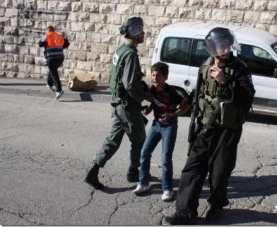 الاحتلال يعتقل 4 شبان من القدس ويضيق الخناق على سكان بلدة سلوان
