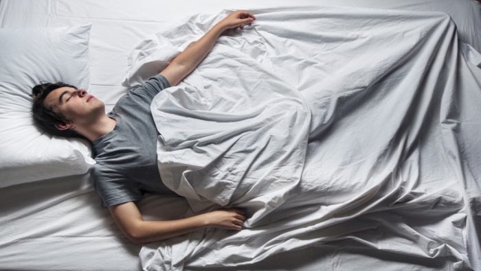 ما سرّ شعوركم بارتعاش مفاجئ أثناء النوم؟