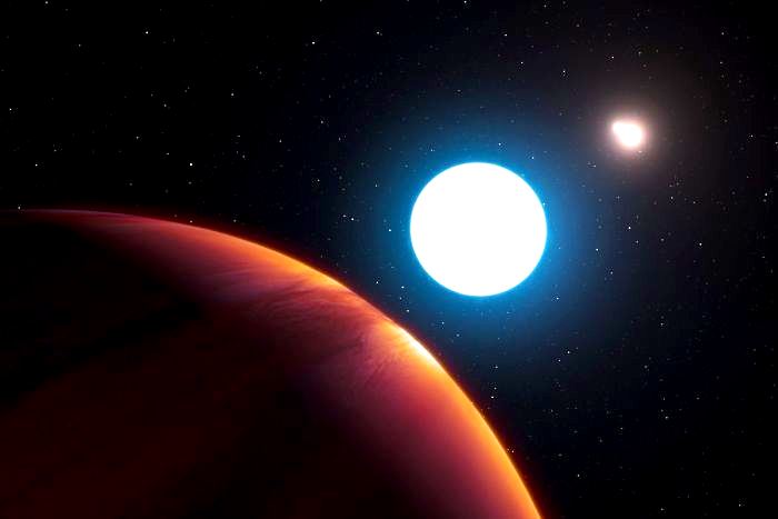 فيديو: علماء فلك يرصدون كوكبا عملاقا وثلاثة نجوم في تشكيل سماوي غريب

