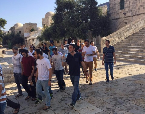 13 شخصاً من سلطة الأثار الإسرائيلية يقتحمون الأقصى