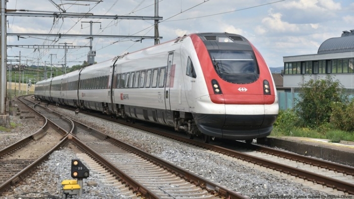 7 جرحى بهجوم مسلح على قطار ركاب في سويسرا