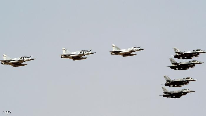 الإمارات إلى جانب
