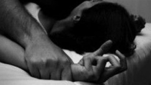 مقتل طفل أثناء إنقاذ والدته من الاغتصاب