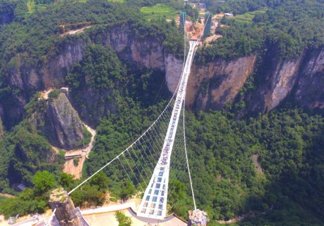 ترجمة الحدث| إسرائيل تصمم جسراً زجاجياً للصين يعد الأطول والأضخم في العالم
