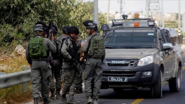 الاحتلال الإسرائيلي يعتقل 10 فلسطينيين صباح اليوم في الضفة الغربية
