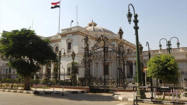 البرلمان المصري يقر مشروع قانون يجيز التصالح في النزاعات الضريبية
