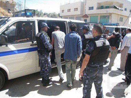 شرطة قلقيلية تفض شجارين نتج عنهما 9 إصابات
