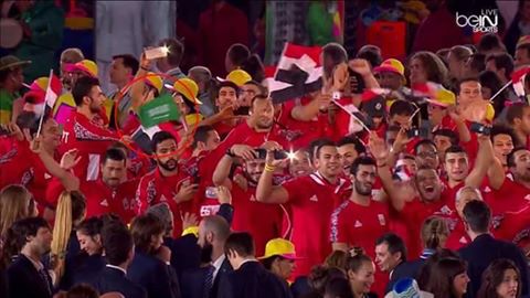السبب الحقيقي وراء حمل اللاعب المصري للعلم السعودي أثناء افتتاح أولمبياد ريو