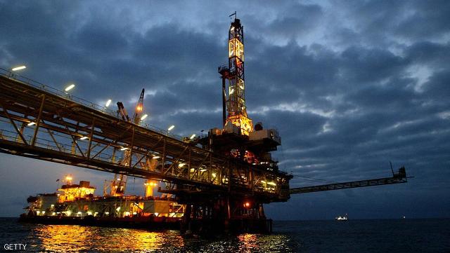 النفط يرتفع مدعوما بازدياد المخزونات الأمريكية