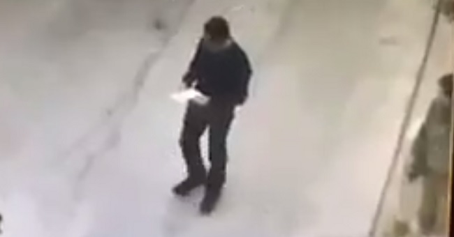 لحظة تنفيذ الشهيد حاتم الشلودي عملية الطعن (فيديو)