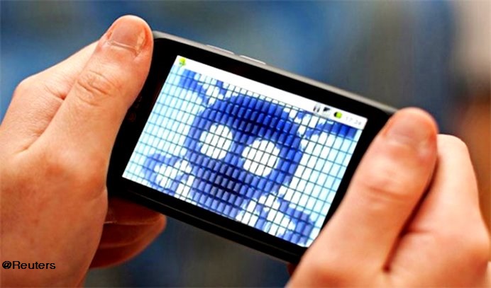 مختصون يحذرون من 4 تطبيقات “أندرويد” تتجسس على هاتفك الذكي