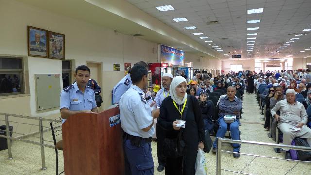 الاحتلال يمنع سفر 90 مواطنًا خلال عطلة العيد
