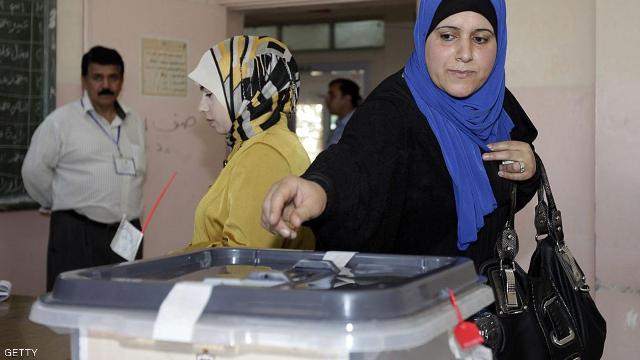 فتح صناديق الاقتراع أمام الناخبين الأردنيين لاختيار ممثليهم في البرلمان
