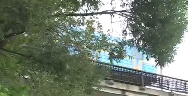 شاب اوكراني يقفز