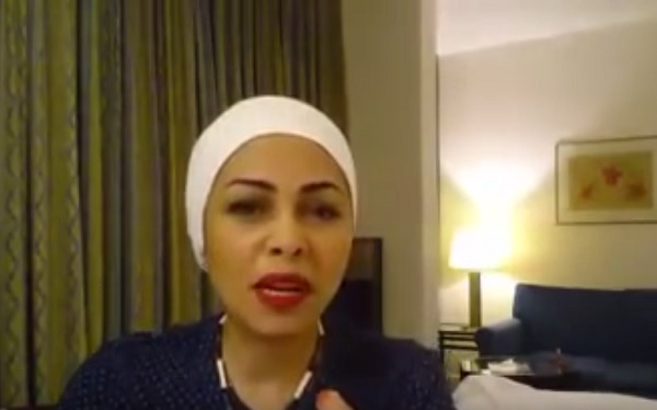 فتاة مصرية تتخطى المليون مشاهدة برسالة ساخرة لأنجلينا جولي (فيديو)