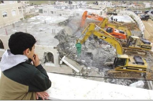 الاحتلال يهدم 4 شقق سكنية وأحد الصفوف المدرسية في القدس
