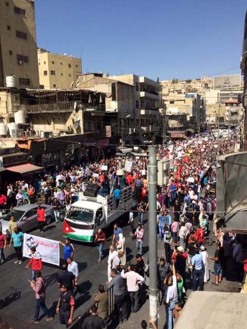 بالصور: مسيرة غاضبة وسط عمان رفضاً لاتفاقية الغاز مع الاحتلال الاسرائيلي