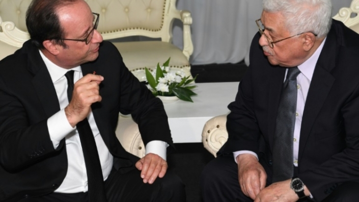  جنازة بيرس فرصة:  الرئيس عباس يبحث مع هولاند عقد مؤتمر السلام