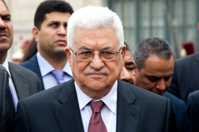 فيديو للرئيس عباس يعقب فيه على المصالحة مع دحلان