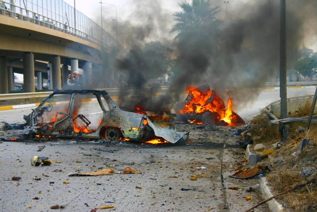 7 قتلى على الأقل في تفجير بالكرادة وسط بغداد
