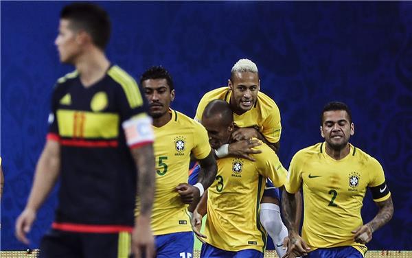 نيمار يقود البرازيل لتجاوز كولومبيا بتصفيات المونديال