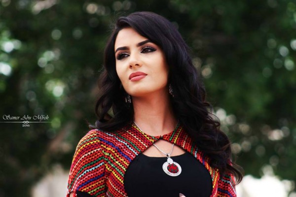 لينا القيشاوي في طريقها لتقديم برنامج صباحي جديد في الجزيرة