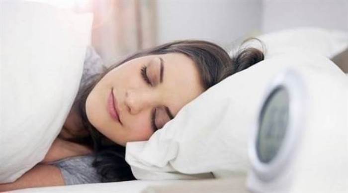 كيف يحل الدماغ الأمور العالقة أثناء النوم؟


