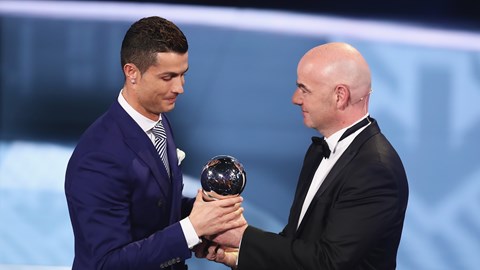 ماذا قال رونالدو بعد نيل جائزة الفيفا لأفضل لاعب في العالم؟

