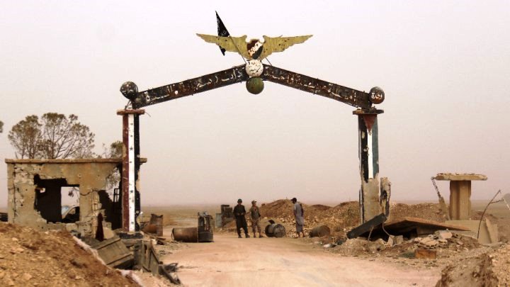 إسرائيل تطلق صواريخ