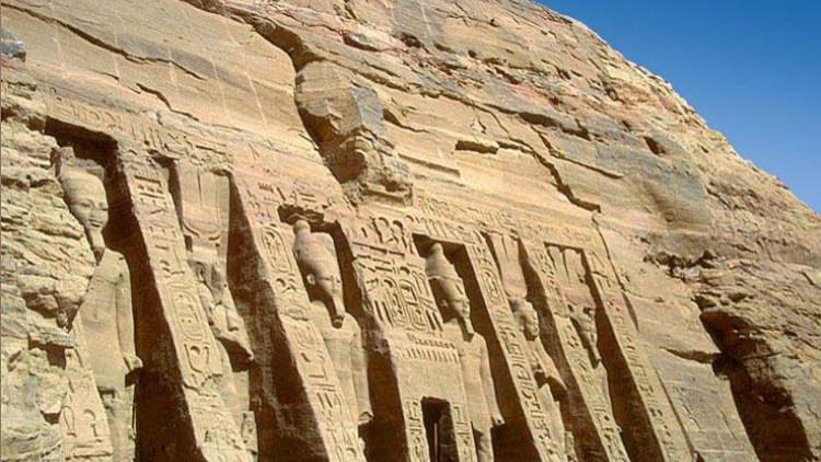 اكتشاف هياكل عظمية تظهر تقدم الطب عند الفراعنة
