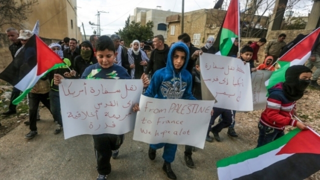 تظاهرات في نابلس ورام الله والخليل ضد نقل السفارة الأمريكية 