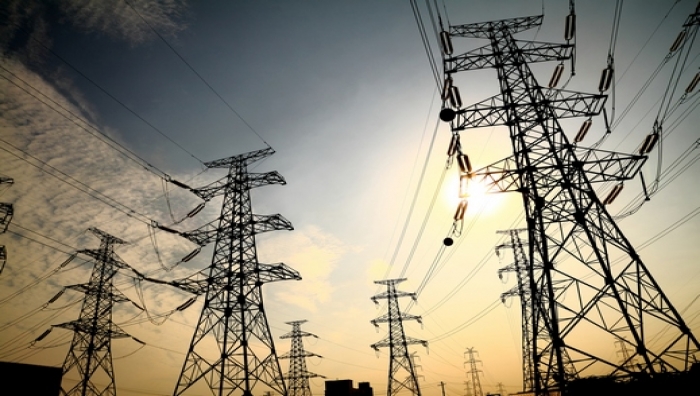 خطوط الكهرباء المصرية المغذية للقطاع تعود للعمل مجددا 
