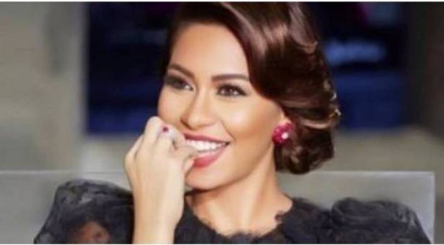 شيرين تسخر من عمرو دياب و تهاجم إليسا هل كانت في حالة غير طبيعية؟ (فيديو)