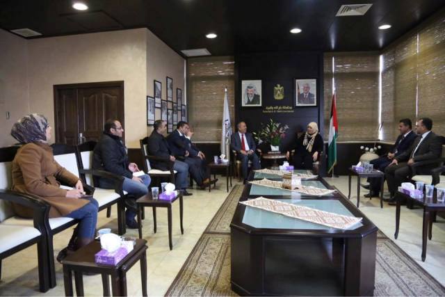 اتحاد المطورين العقاريين الفلسطينيين يلتقي د. غنام سعيا لحل أزمة الكهرباء