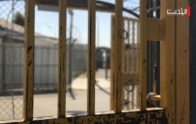 أسرى يروون سوء أوضاعهم الصحية.. أحدهم أصيب بالشلل