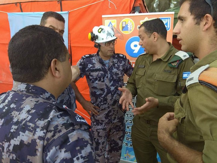 متابعة 
