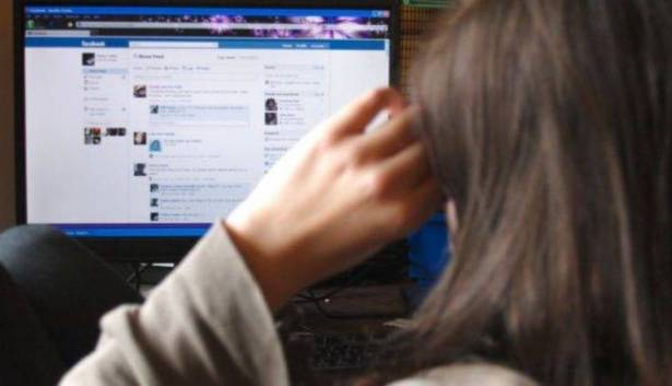 لن تتخيل ماهى اكثر جملة تبحث عنها النساء العربيات على جوجل ... كارثة صادمة

