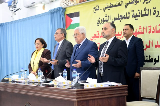 الرئيس في اجتماع