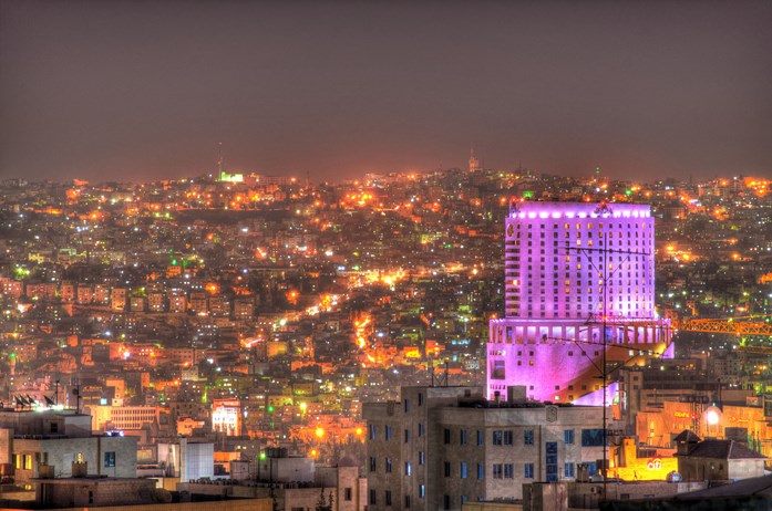 أردنية تكتشف خيانة زوجها من التلفزيون
