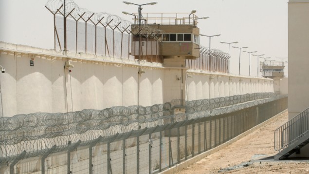 لأول مرة... أسطوانات موسيقى عربية داخل السجون الإسرائيلية 