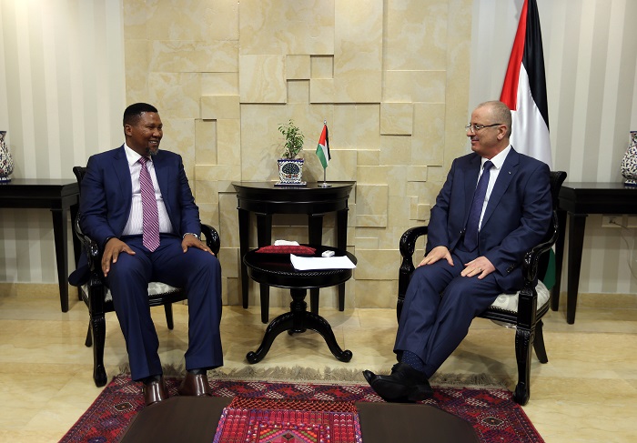 الحمد الله يستقبل حفيد الزعيم الراحل مانديلا

