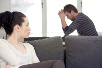 هل المرأة ترى الرجل أجمل 5 مرات من شكله الحقيقي؟
