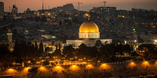 متابعة الحدث | يشتمون الفلسطينيين وينفون وجود فلسطين.. العرب والتطبيع؟