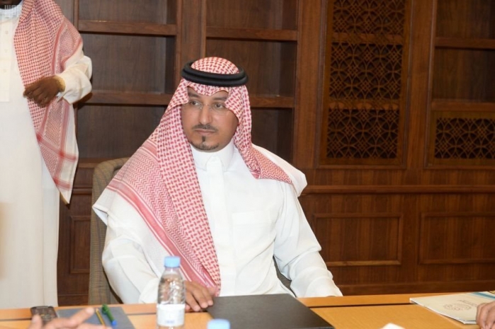 وفاة الأمير منصور بن مقرن ومسؤولين كبارا بتحطم طائرة بعسير