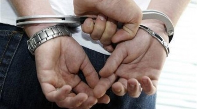 القبض على شخص صادر بحقه حكم غيابي بالسجن 10 سنوات
