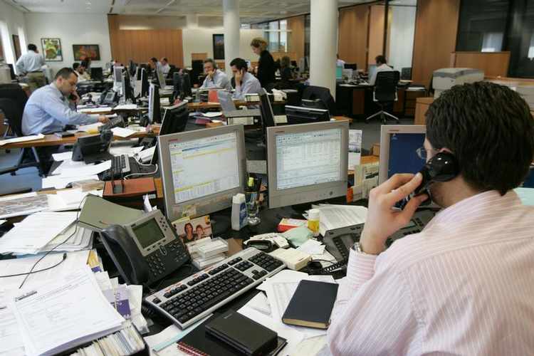 سندات لبنان تتراجع وتكلفة التأمين على الديون تقفز بعد استقالة الحريري
